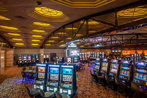 Игровой зал Bombay Casino в Казахстане